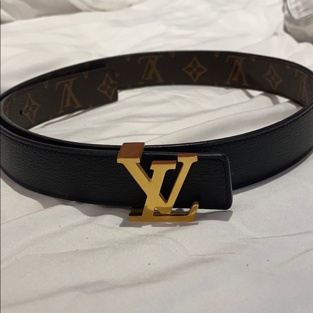 Louis Vuitton reversible belt (size small)